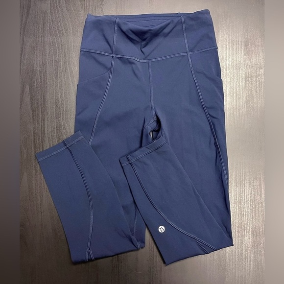 Lululemon Time To Sweat Crop 23" (Navy) - Sz 4 - Picture 4 of 8